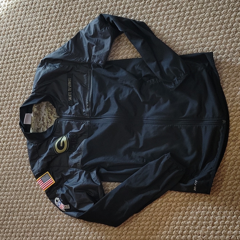 Packers "salute to service" windbreaker